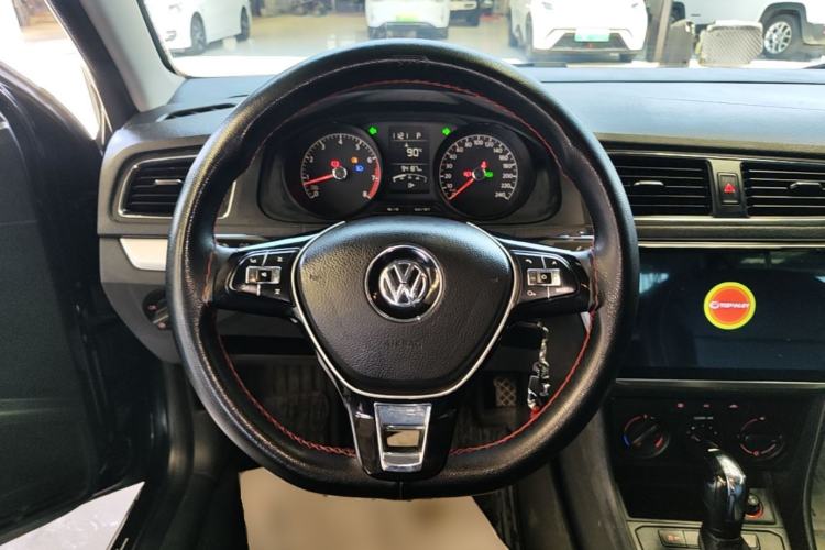 Used Volkswagen Lavida 2017 1.6L Automatic Fashion Edition Steering Wheel