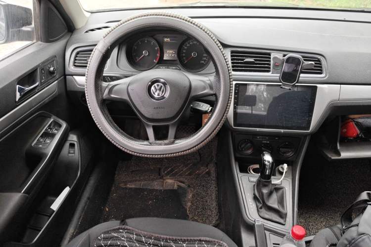 Used Volkswagen Lavida 2017 1.6L Automatic Fashion Edition Steering Wheel