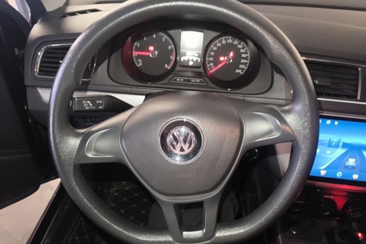 Used Volkswagen Lavida 2017 1.6L Manual Fashion Edition Steering Wheel