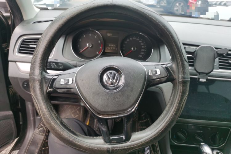 Used Volkswagen Lavida 2017 1.6L Automatic Comfort Edition Steering Wheel