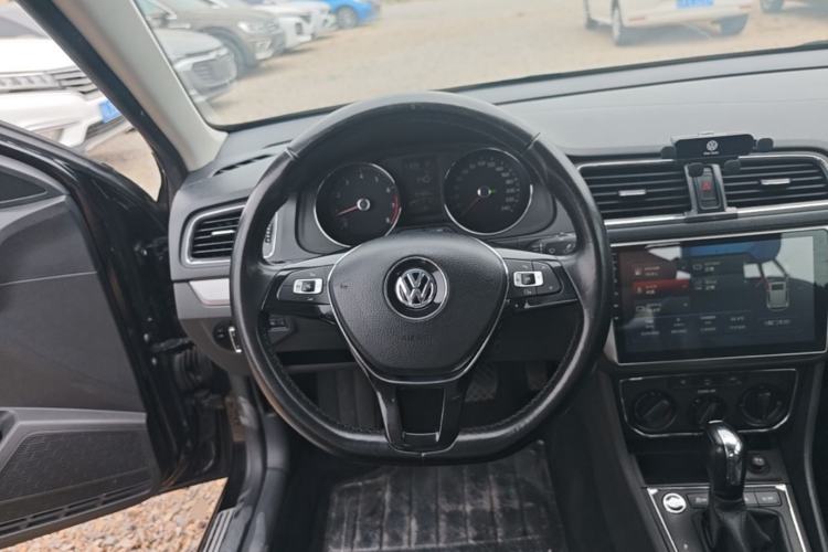 Used Volkswagen Lavida 2017 1.6L Automatic Comfort Edition Steering Wheel