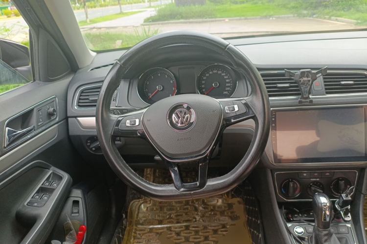 Used Volkswagen Lavida 2017 1.6L Automatic Comfort Edition Steering Wheel