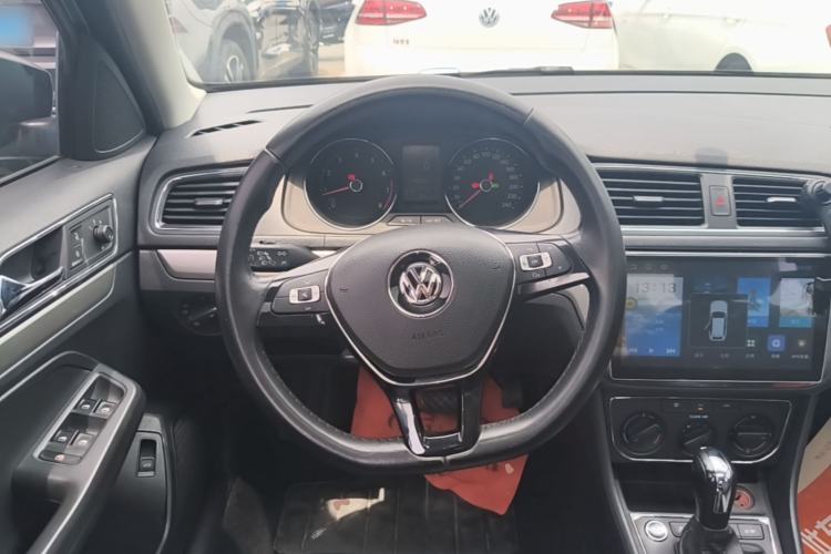 Used Volkswagen Lavida 2017 1.6L Automatic Comfort Edition Steering Wheel
