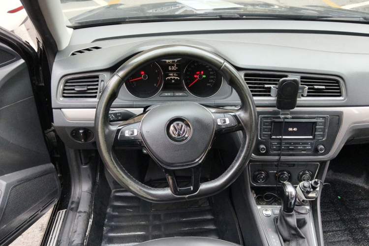Used Volkswagen Lavida 2017 230TSI DSG Comfort Edition Steering Wheel