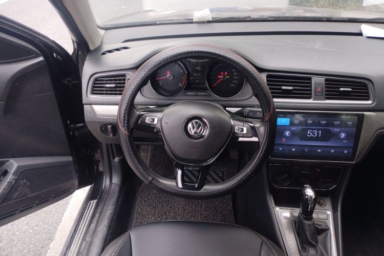 Used Volkswagen Lavida 2017 1.6L Automatic Comfort Edition Steering Wheel