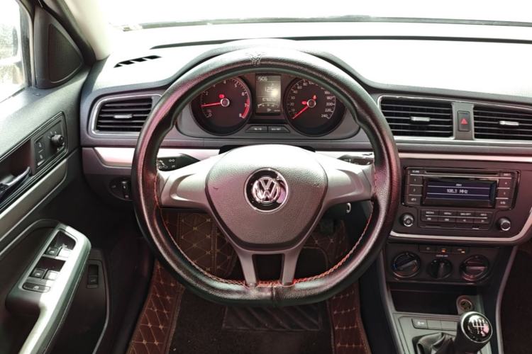 Used Volkswagen Lavida 2017 1.6L Manual Fashion Edition Steering Wheel