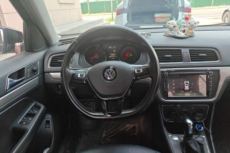Used Volkswagen Lavida 2017 1.6L Automatic Comfort Edition Steering Wheel