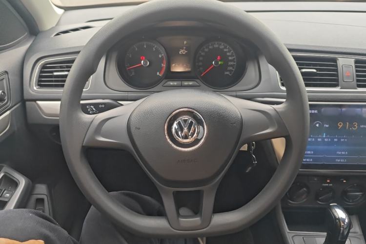 Used Volkswagen Lavida 2017 1.6L Automatic Fashion Edition Steering Wheel