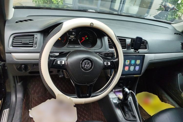Used Volkswagen Lavida 2017 1.6L Automatic Comfort Edition Steering Wheel
