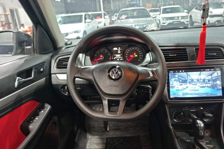 Used Volkswagen Lavida 2017 1.6L Automatic Fashion Edition Steering Wheel