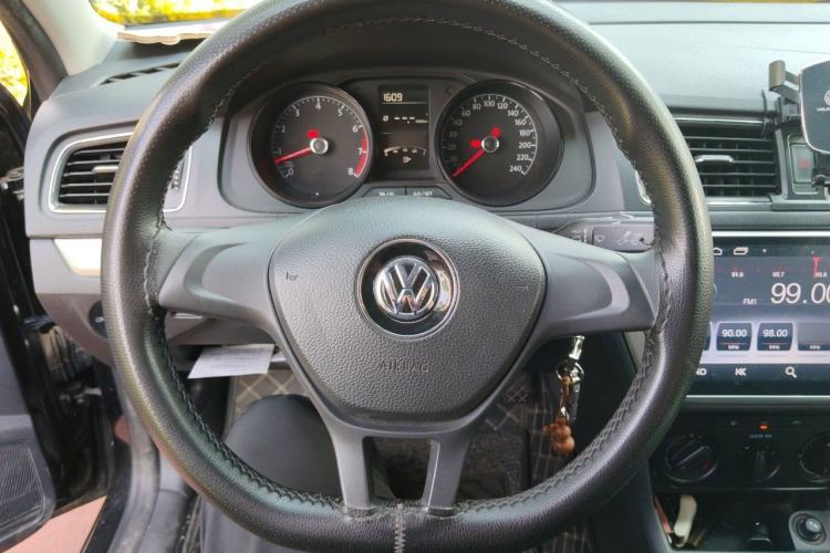 Used Volkswagen Lavida 2017 1.6L Manual Fashion Edition Steering Wheel
