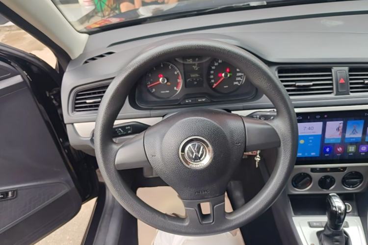 Used Volkswagen Lavida 2017 1.6L Automatic Comfort Edition Steering Wheel