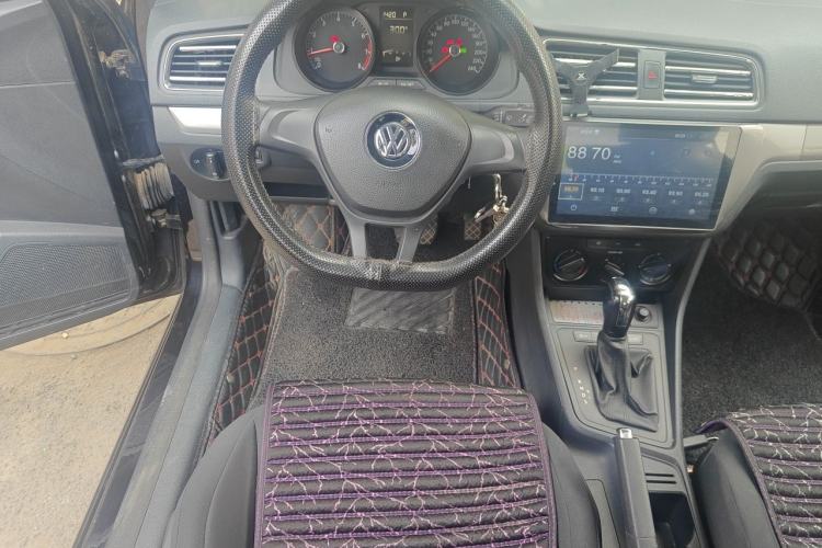 Used Volkswagen Lavida 2017 1.6L Automatic Fashion Edition Steering Wheel
