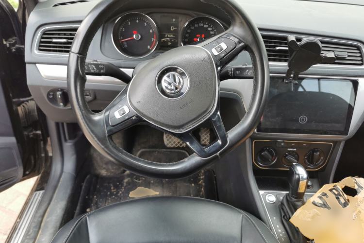 Used Volkswagen Lavida 2017 1.6L Automatic Comfort Edition Steering Wheel