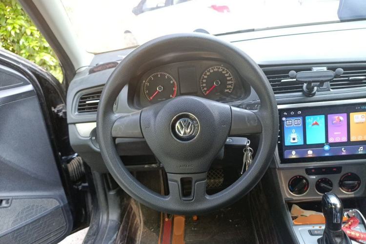 Used Volkswagen Lavida 2017 1.6L Automatic Comfort Edition Steering Wheel