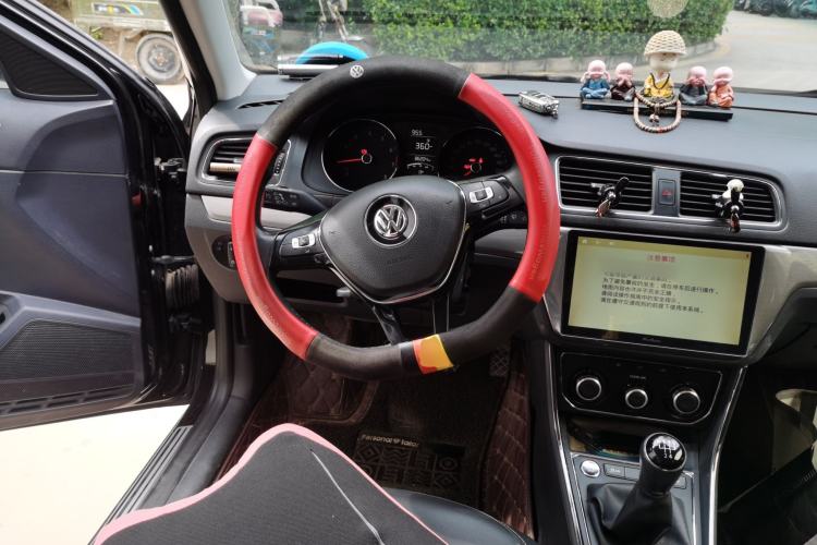 Used Volkswagen Lavida 2017 1.6L Manual Comfort Edition Steering Wheel