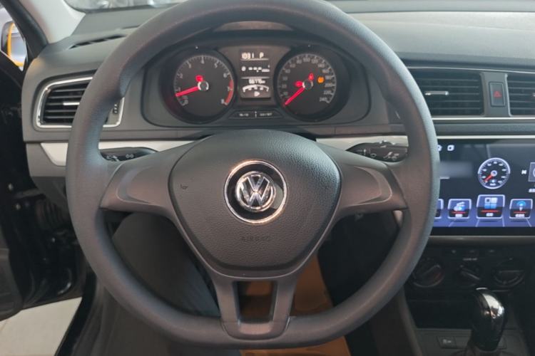 Used Volkswagen Lavida 2017 1.6L Automatic Fashion Edition Steering Wheel