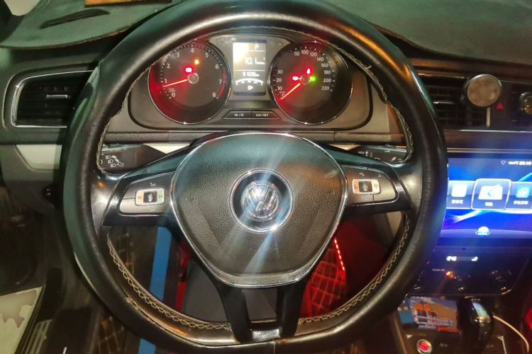 Used Volkswagen Lavida 2017 230TSI DSG Comfort Edition Steering Wheel