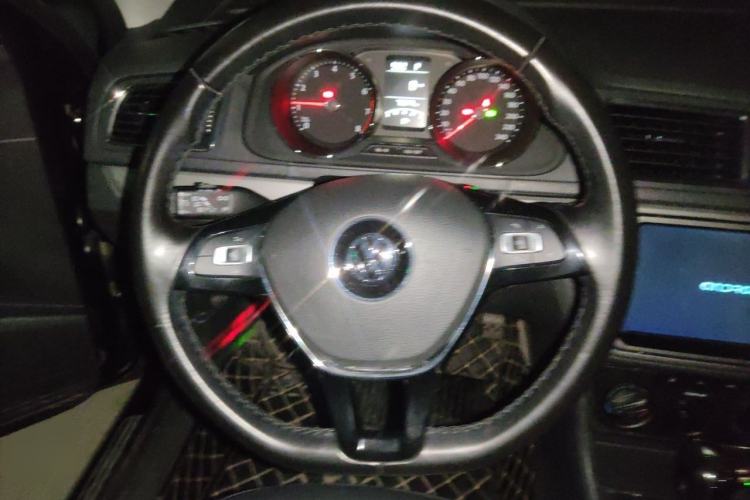 Used Volkswagen Lavida 2017 1.6L Automatic Comfort Edition Steering Wheel
