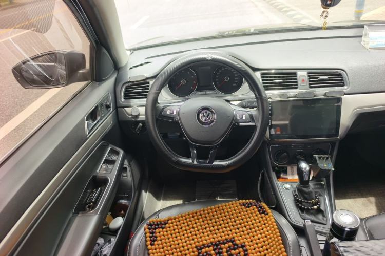 Used Volkswagen Lavida 2017 1.6L Automatic Comfort Edition Steering Wheel