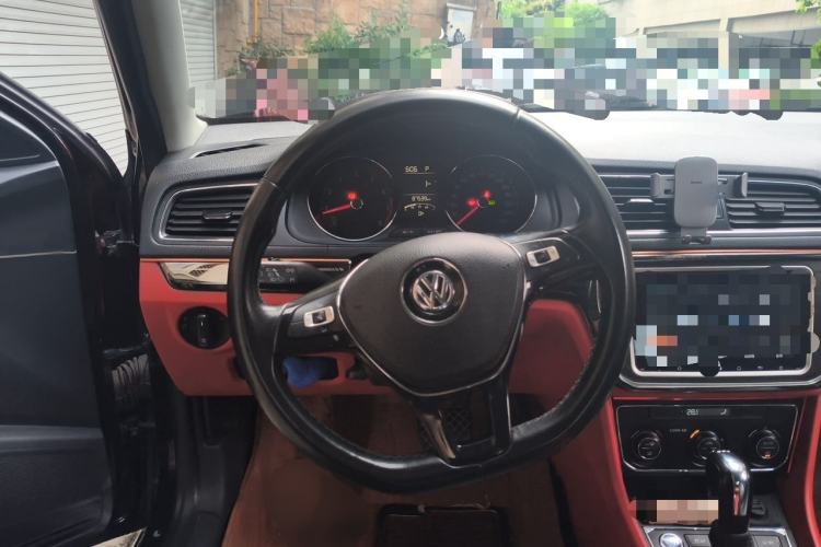 Used Volkswagen Lavida 2017 230TSI DSG Comfort Edition Steering Wheel