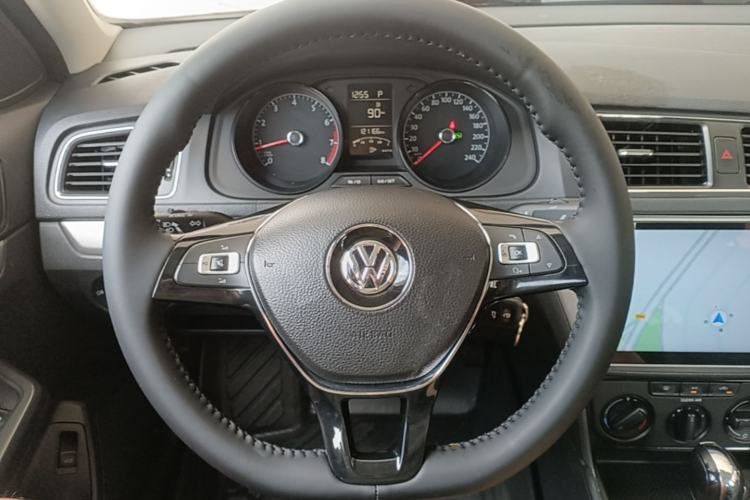 Used Volkswagen Lavida 2017 1.6L Automatic Fashion Edition Steering Wheel
