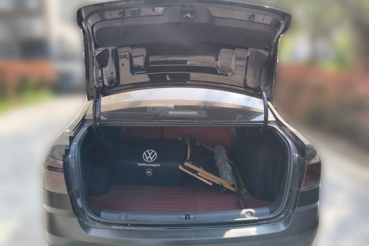 Used Volkswagen Lavida 2017 1.6L Automatic Comfort Edition Trunk