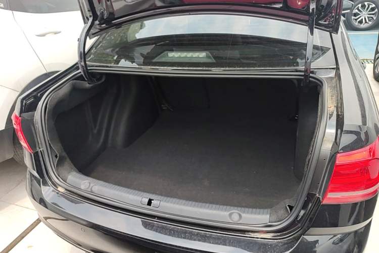 Used Volkswagen Lavida 2017 230TSI DSG Comfort Edition Trunk