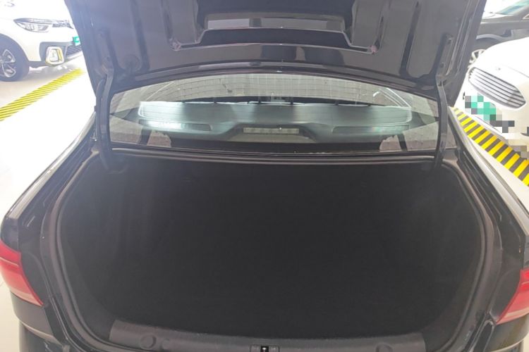Used Volkswagen Lavida 2017 1.6L Automatic Comfort Edition Trunk
