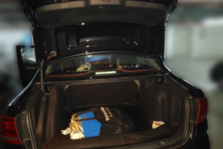 Used Volkswagen Lavida 2017 1.6L Automatic Fashion Edition Trunk