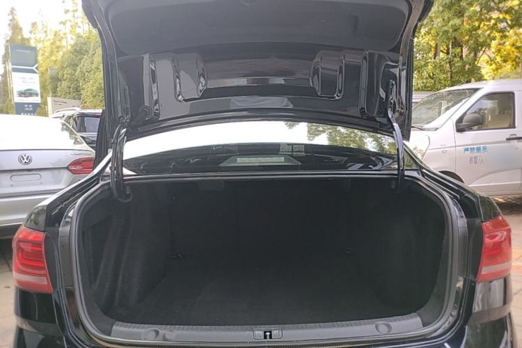 Used Volkswagen Lavida 2017 230TSI DSG Comfort Edition Trunk