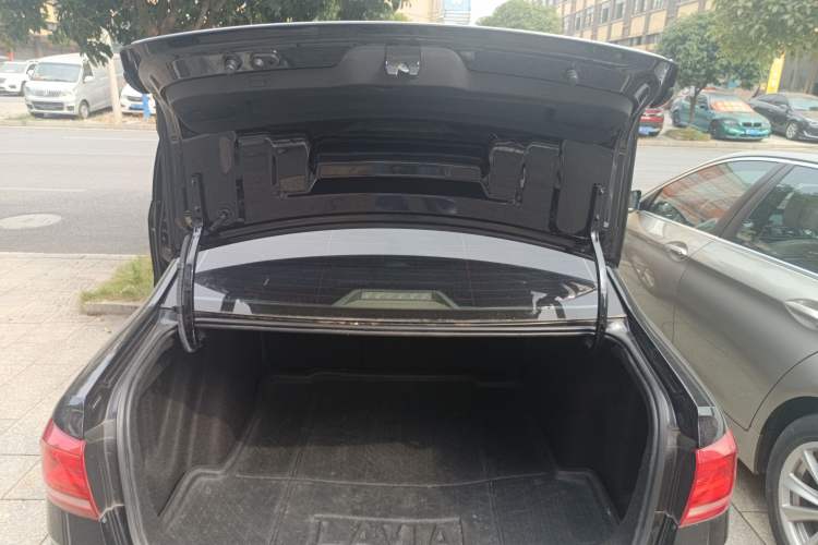 Used Volkswagen Lavida 2017 230TSI DSG Comfort Edition Trunk