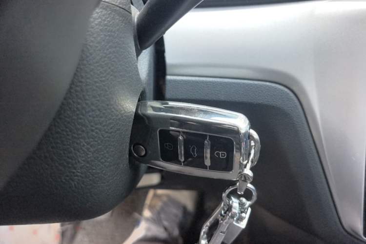 Used Volkswagen Lavida 2017 1.6L Manual Fashion Edition Vehicle Key