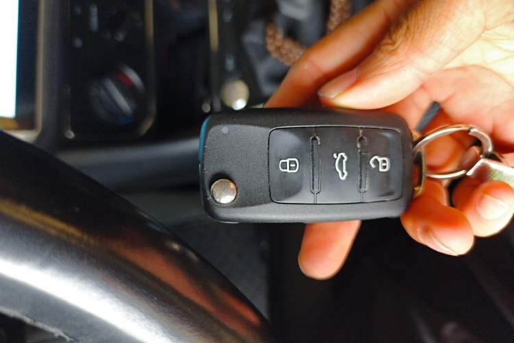 Used Volkswagen Lavida 2017 1.6L Manual Comfort Edition Vehicle Key
