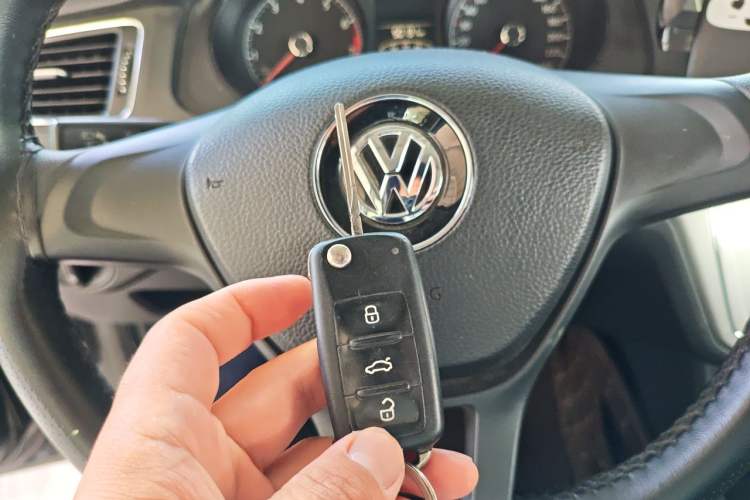 Used Volkswagen Lavida 2017 1.6L Manual Fashion Edition Vehicle Key