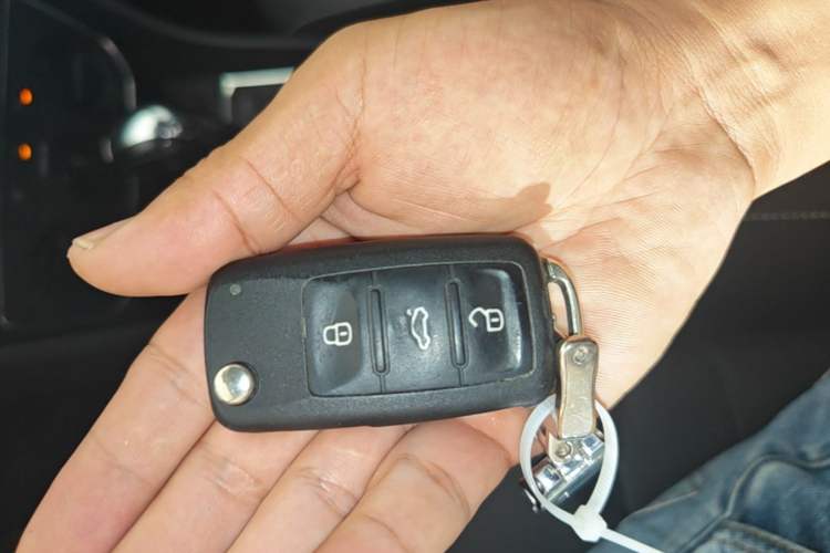 Used Volkswagen Lavida 2017 1.6L Automatic Comfort Edition Vehicle Key