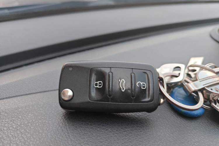 Used Volkswagen Lavida 2017 1.6L Automatic Comfort Edition Vehicle Key