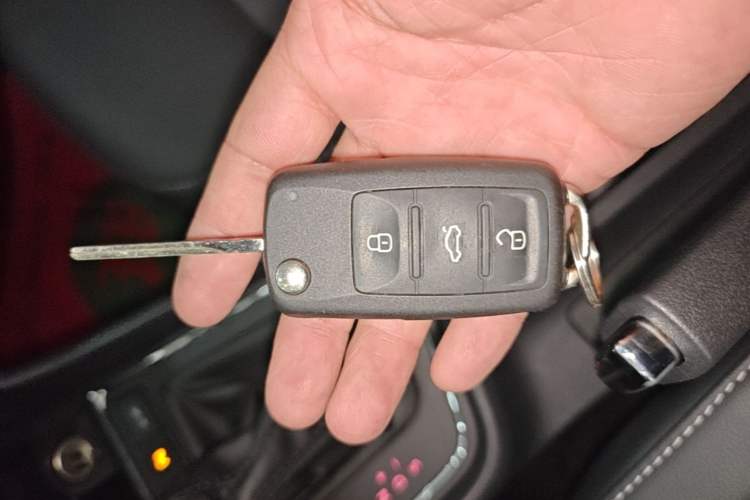 Used Volkswagen Lavida 2017 1.6L Automatic Comfort Edition Vehicle Key