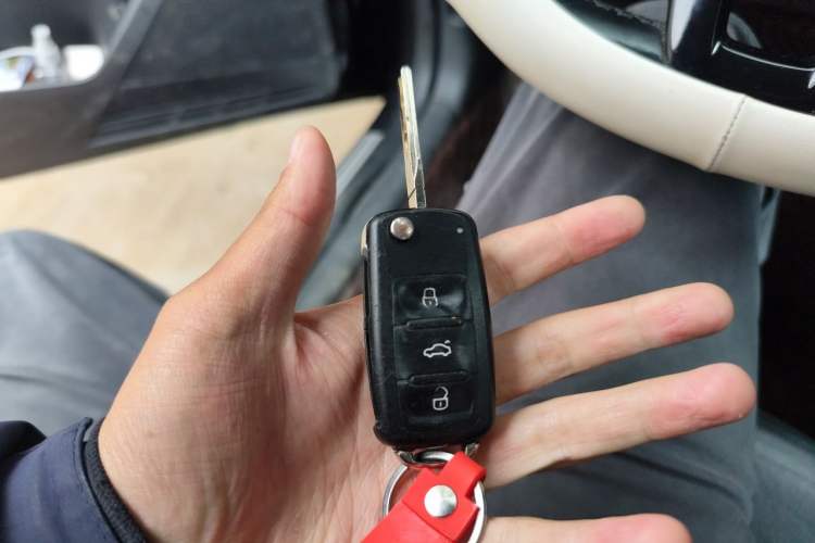 Used Volkswagen Lavida 2017 1.6L Automatic Comfort Edition Vehicle Key