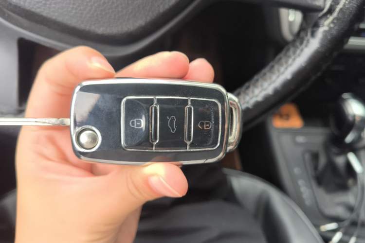 Used Volkswagen Lavida 2017 1.6L Automatic Fashion Edition Vehicle Key