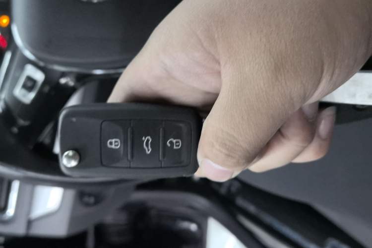 Used Volkswagen Lavida 2017 1.6L Manual Comfort Edition Vehicle Key