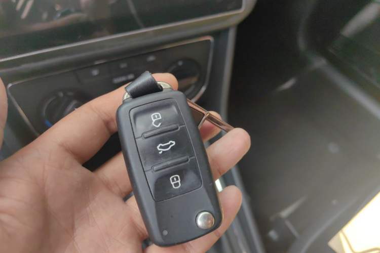 Used Volkswagen Lavida 2017 1.6L Automatic Comfort Edition Vehicle Key