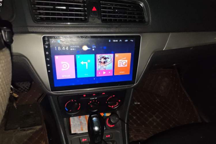 Used Volkswagen Lavida 2017 1.6L Automatic Fashion Edition Audio And AC Panel