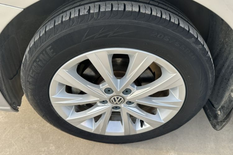 Used Volkswagen Lavida 2017 1.6L Automatic Comfort Edition Exterior 7