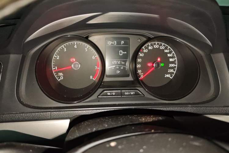 Used Volkswagen Lavida 2017 1.6L Automatic Fashion Edition Instrument Cluster