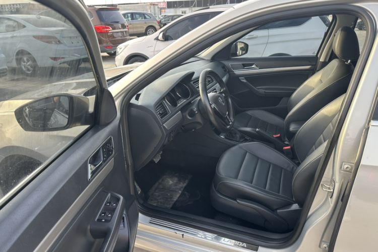 Used Volkswagen Lavida 2017 1.6L Automatic Comfort Edition Interior 4