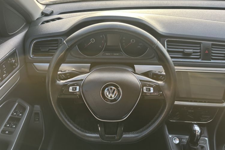 Used Volkswagen Lavida 2017 1.6L Automatic Comfort Edition Steering Wheel