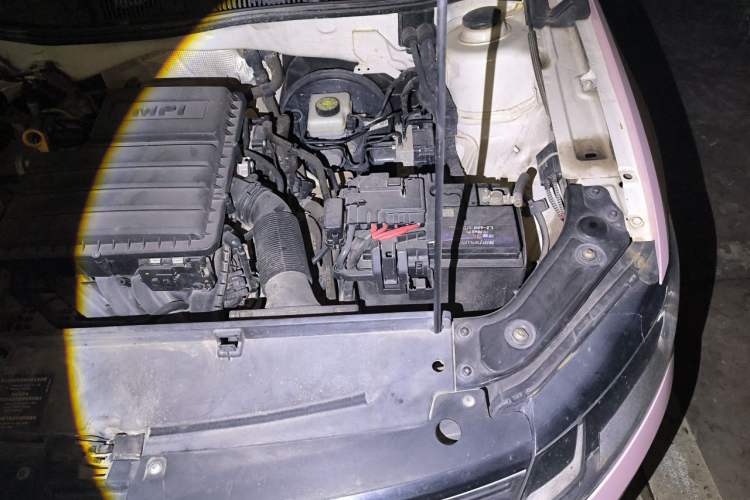Used Volkswagen Lavida 2017 1.6L Automatic Fashion Edition Engine Bay Left