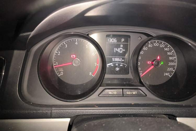 Used Volkswagen Lavida 2017 1.6L Automatic Fashion Edition Instrument Cluster