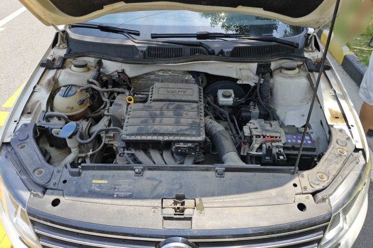 Used Volkswagen Lavida 2017 1.6L Automatic Fashion Edition Engine Bay